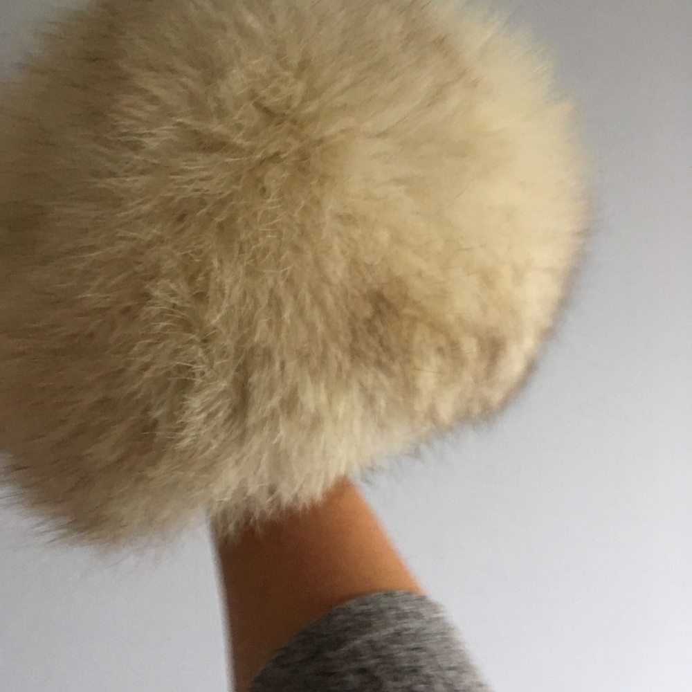 Fox fur hat - Picture 2 of 3